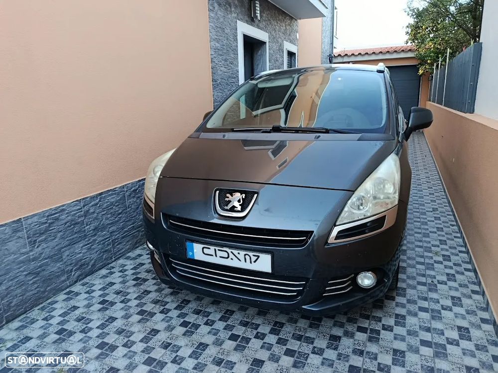Peugeot 5008 1.6 HDi 7L Allure J17 - 1