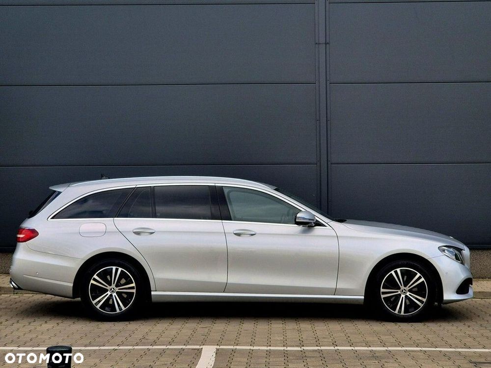 Mercedes-Benz Klasa E - 23
