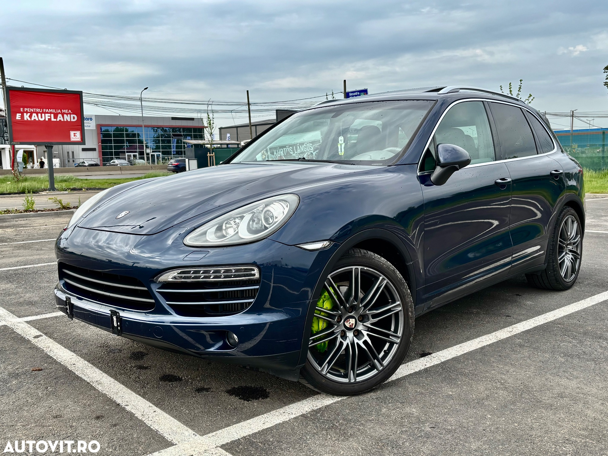 Porsche Cayenne 3.0 L V6 - 3