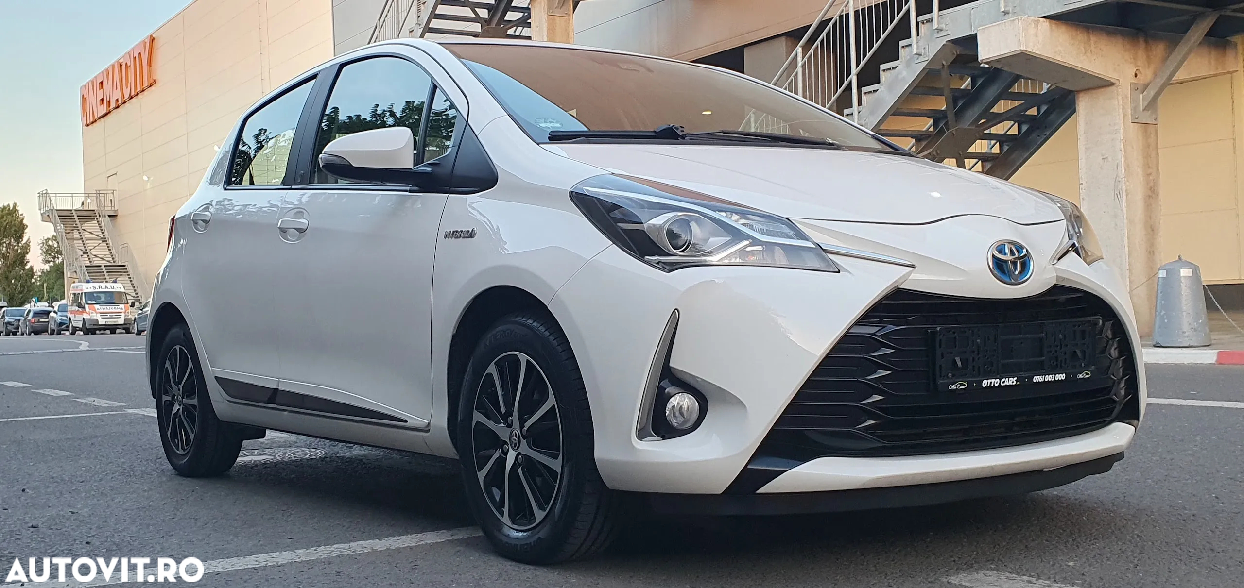 Toyota Yaris Hybrid 1.5 VVT-i Y20 Team Deutschland - 14