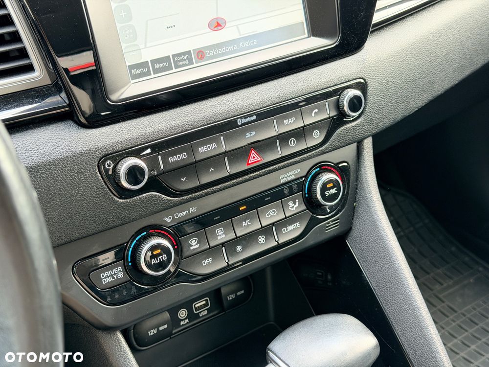 Kia Niro 1.6 GDI Hybrid L - 17