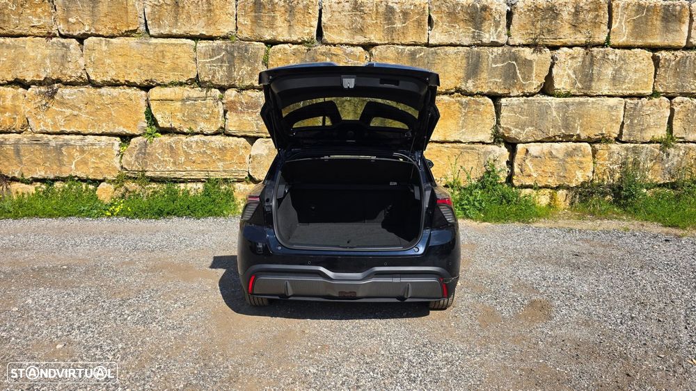 MG MG4 64 kWh Luxury - 56