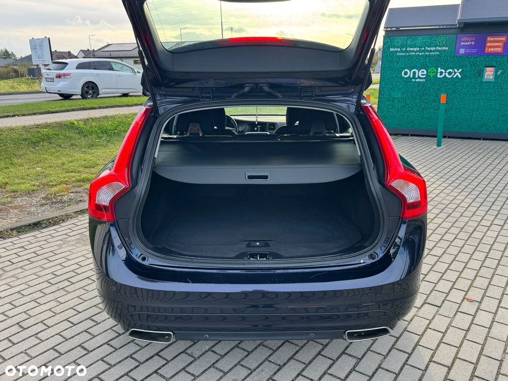 Volvo V60 D4 Geartronic Momentum - 25