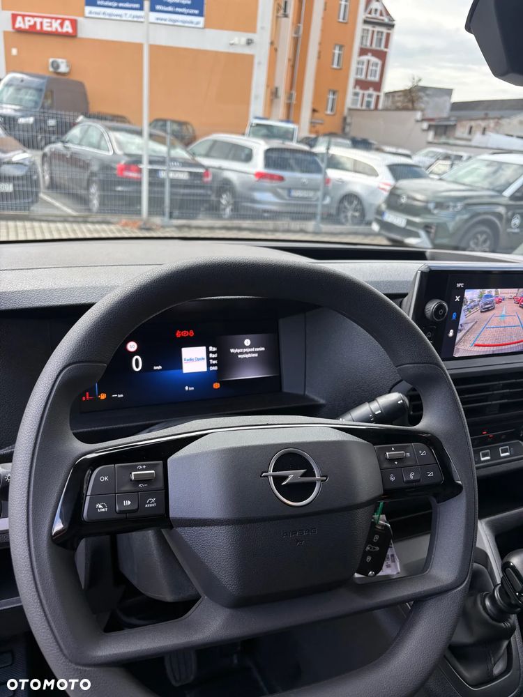 Opel Vivaro - 11