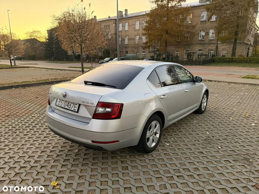 Skoda Octavia 1.6 TDI Style DSG - 5