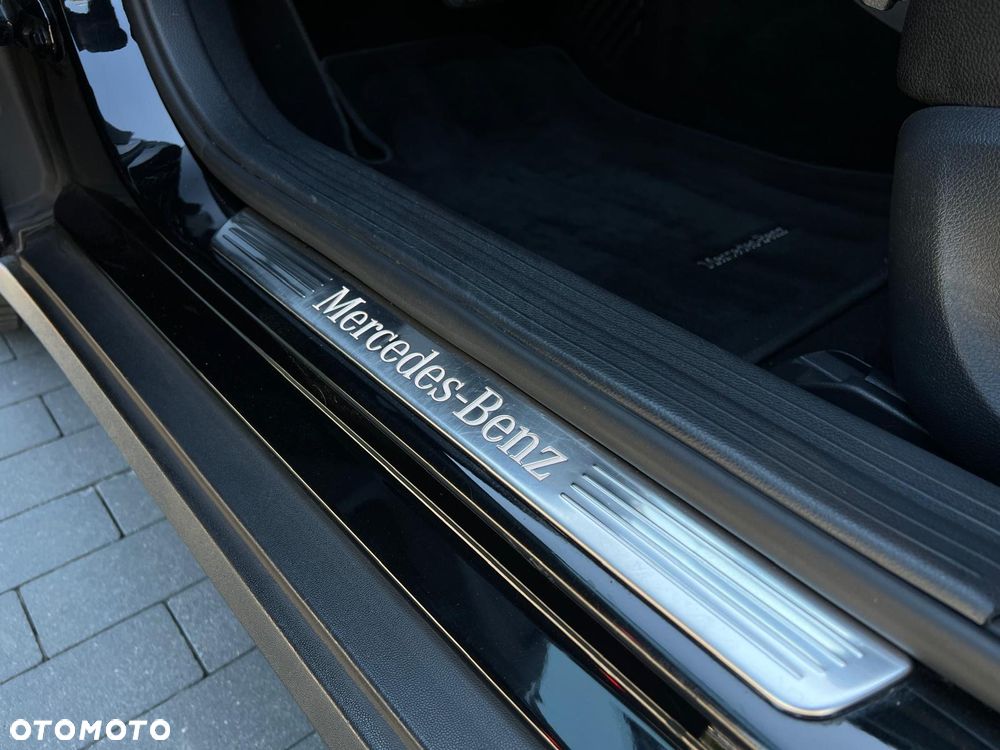 Mercedes-Benz GLA 200 d 4Matic 7G-DCT Urban - 29