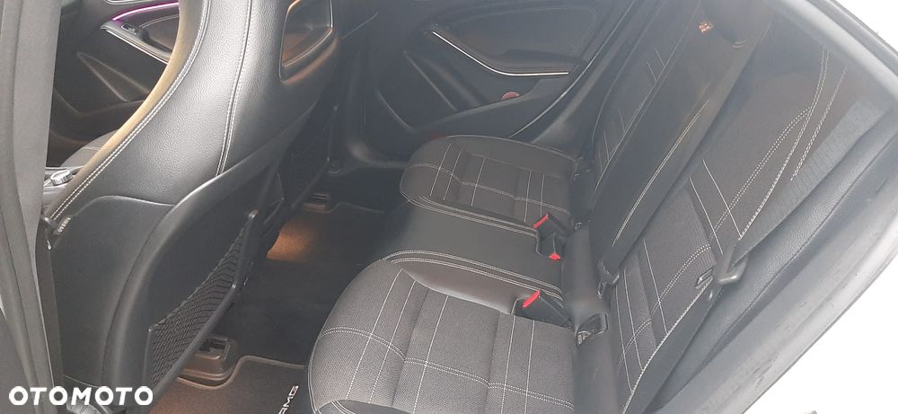Mercedes-Benz CLA 200 - 15