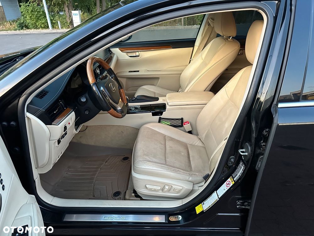 Lexus ES 300h Business Edition - 26