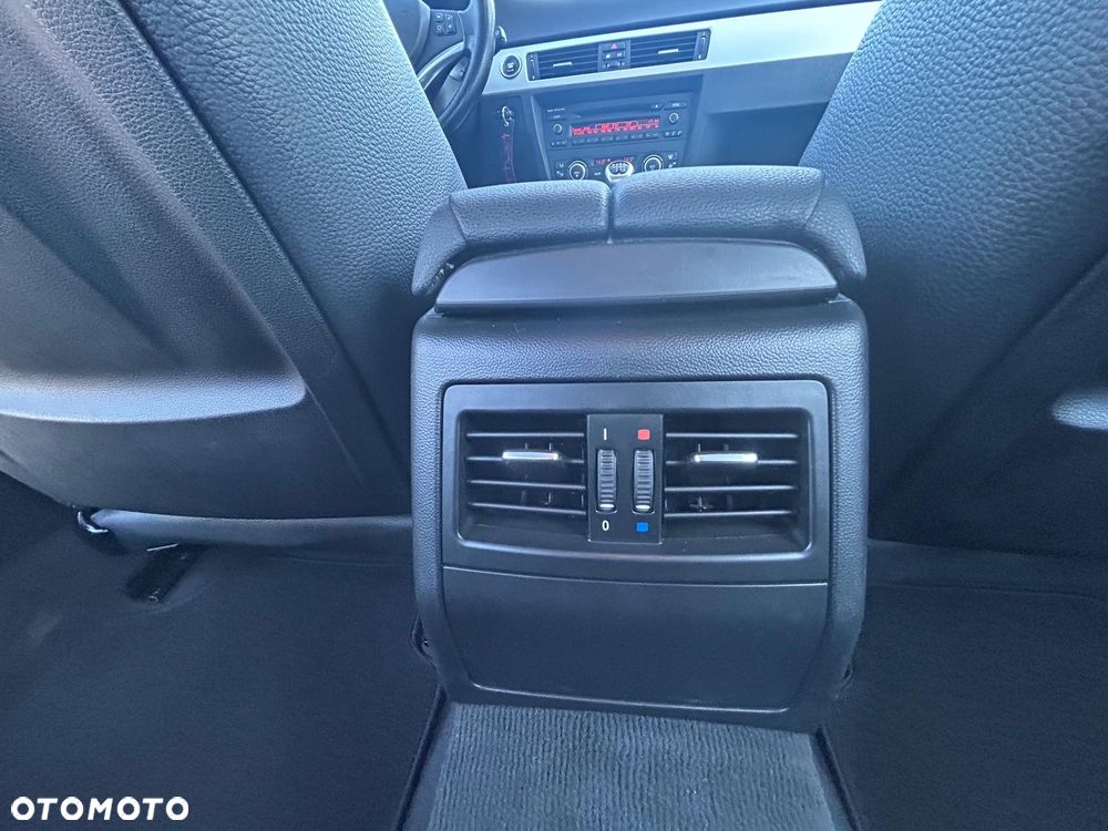 BMW Seria 3 318i - 17