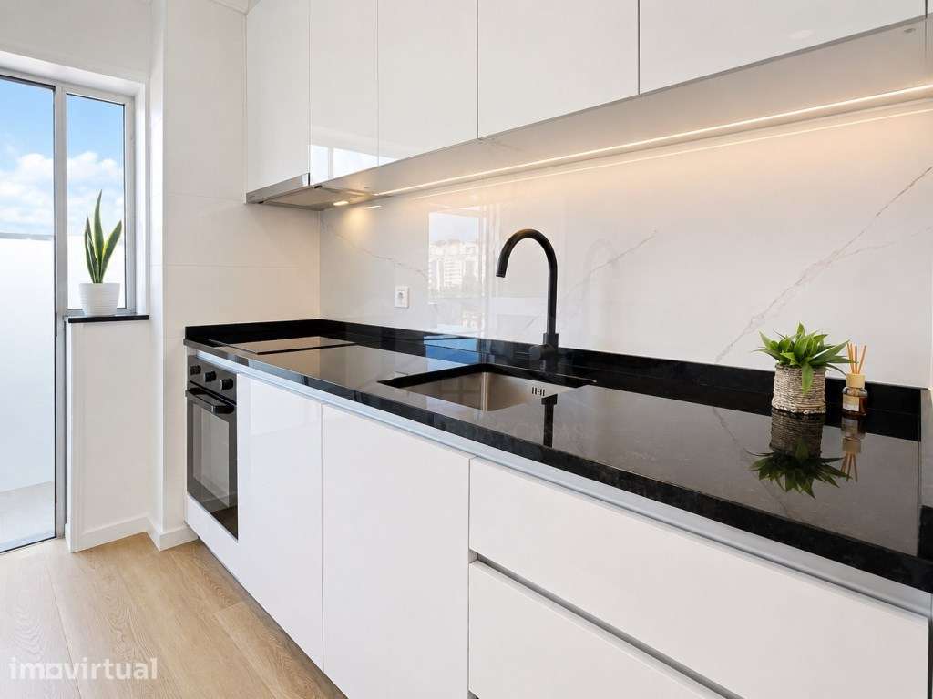 APARTAMENTO T2 MOBILADO COM GARAGEM BOX NA RECHOUSA - Grande imagem: 3/30