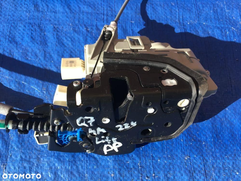 Audi Q7 4M Lift Zamek Z Dociagiem Drzwi Przód Przedni Prawy 4M1837016E - 2