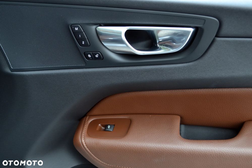 Volvo XC 60 - 33