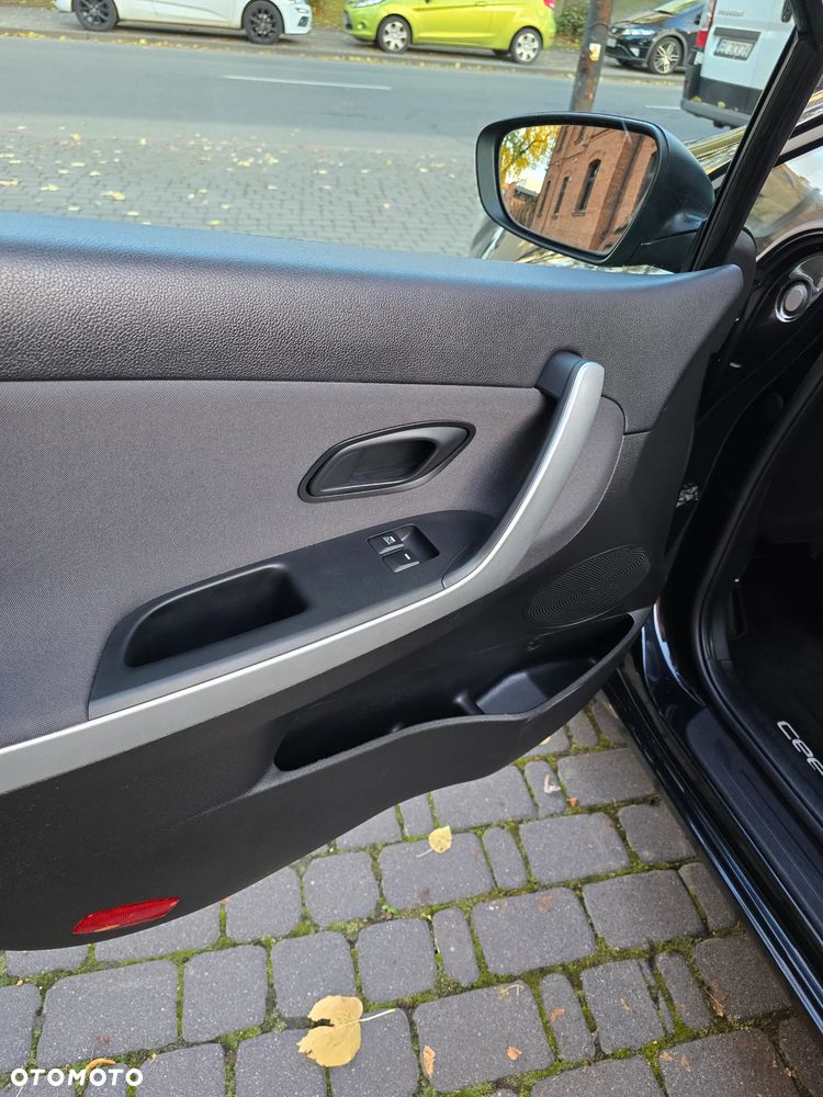 Kia Ceed - 16