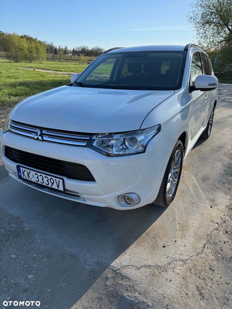 Mitsubishi Outlander - 1