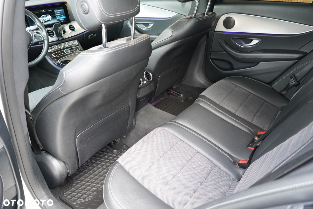 Mercedes-Benz Klasa E 220 d 9G-TRONIC - 20