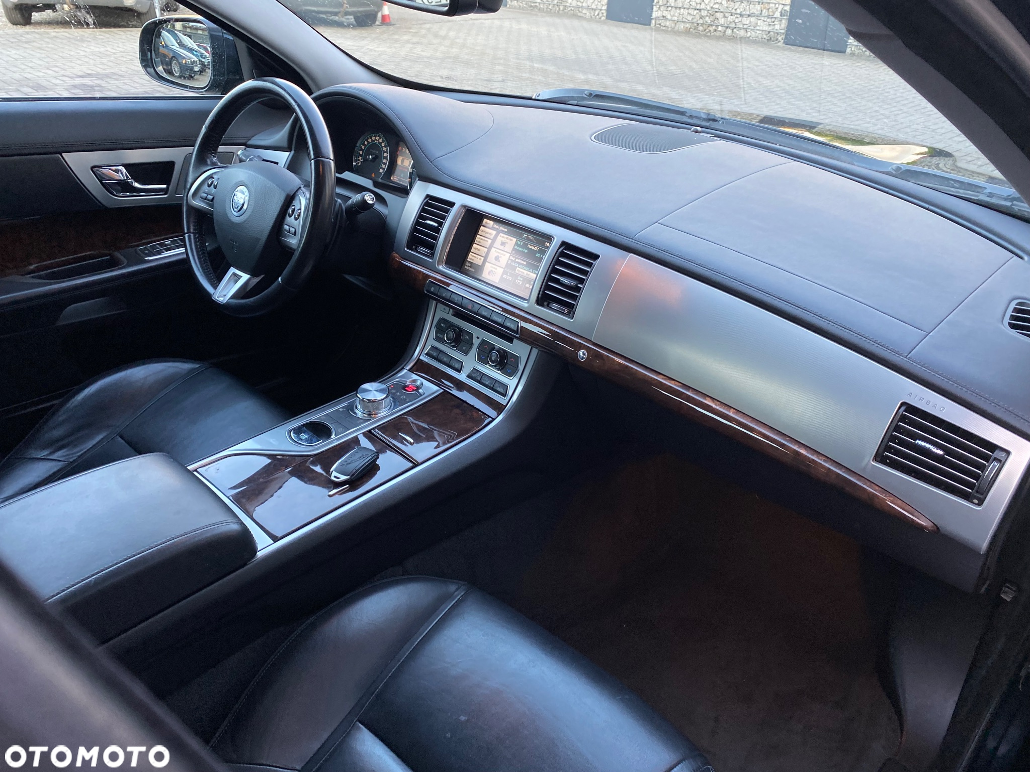 Jaguar XF 3.0 V6 D S Luxury - 29