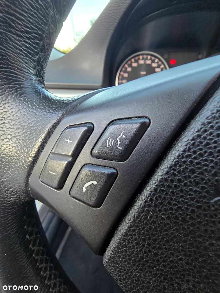 BMW Seria 3 318d DPF Edition Sport - 15