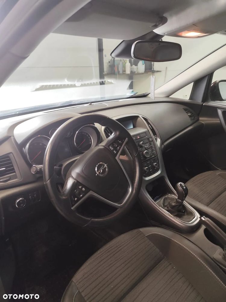 Opel Astra IV 1.6 Essentia - 17