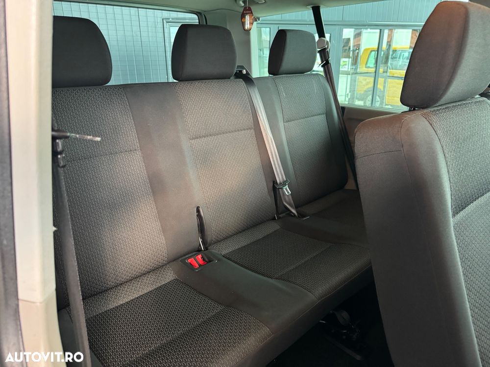 Volkswagen Caravelle - 18