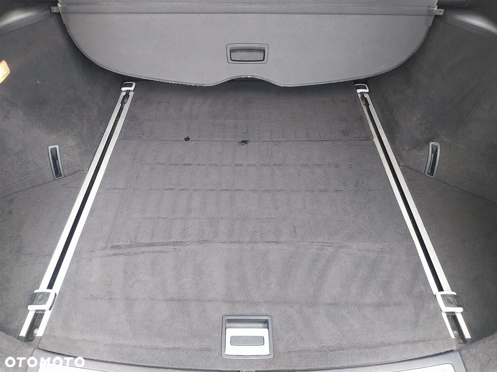 Toyota Avensis 2.0 Executive - 13