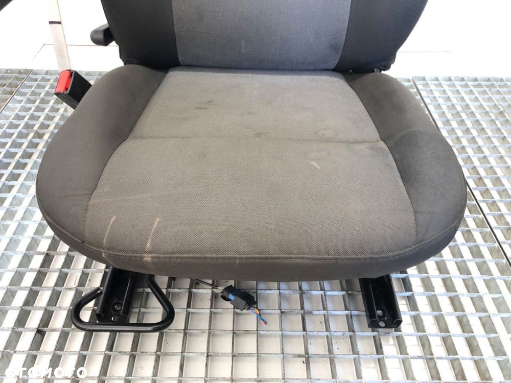 FOTEL LEWY PRZÓD  RENAULT MASTER III Skrzynia (FV) 2010 - 2022 2.3 dCi 165 FWD (FV0P, FV0U, FV11, - 2