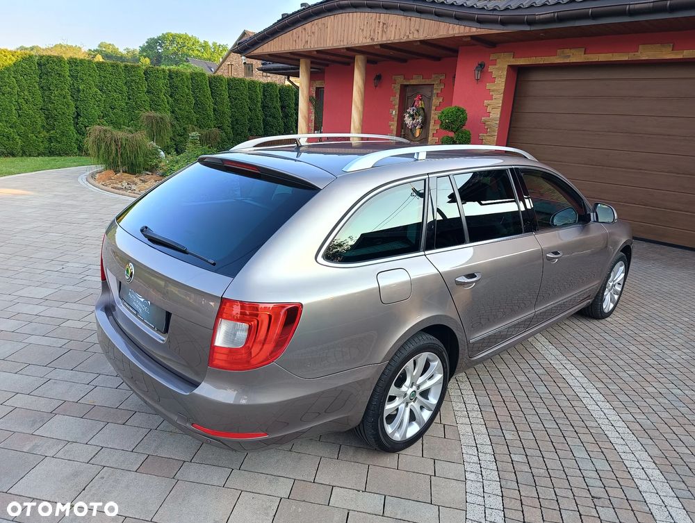 Skoda Superb 2.0 TDI DSG Exclusive - 22