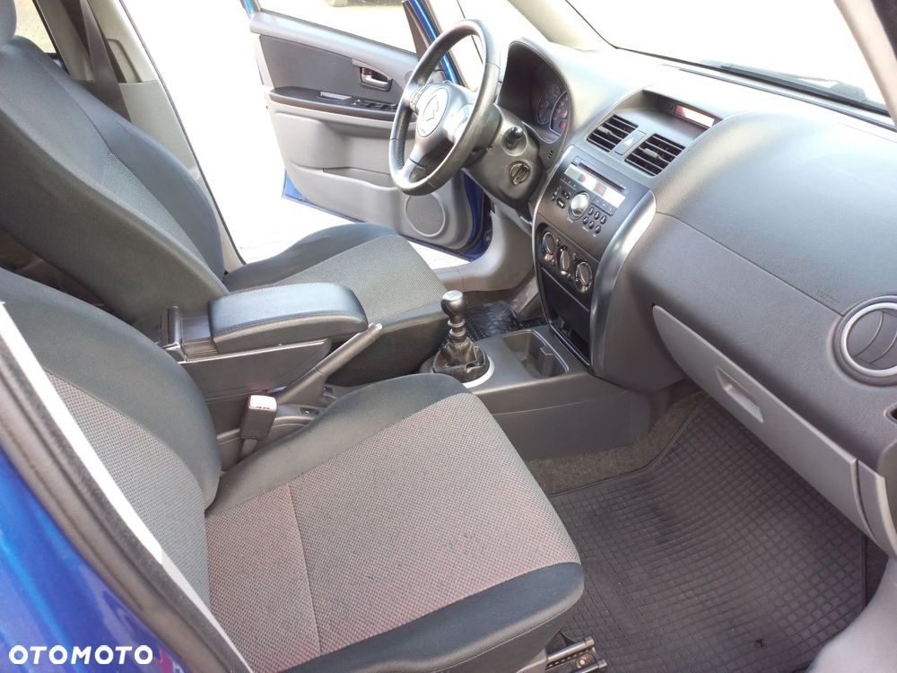 Suzuki SX4 1.9 DDiS DPF 4x4 Comfort - 11