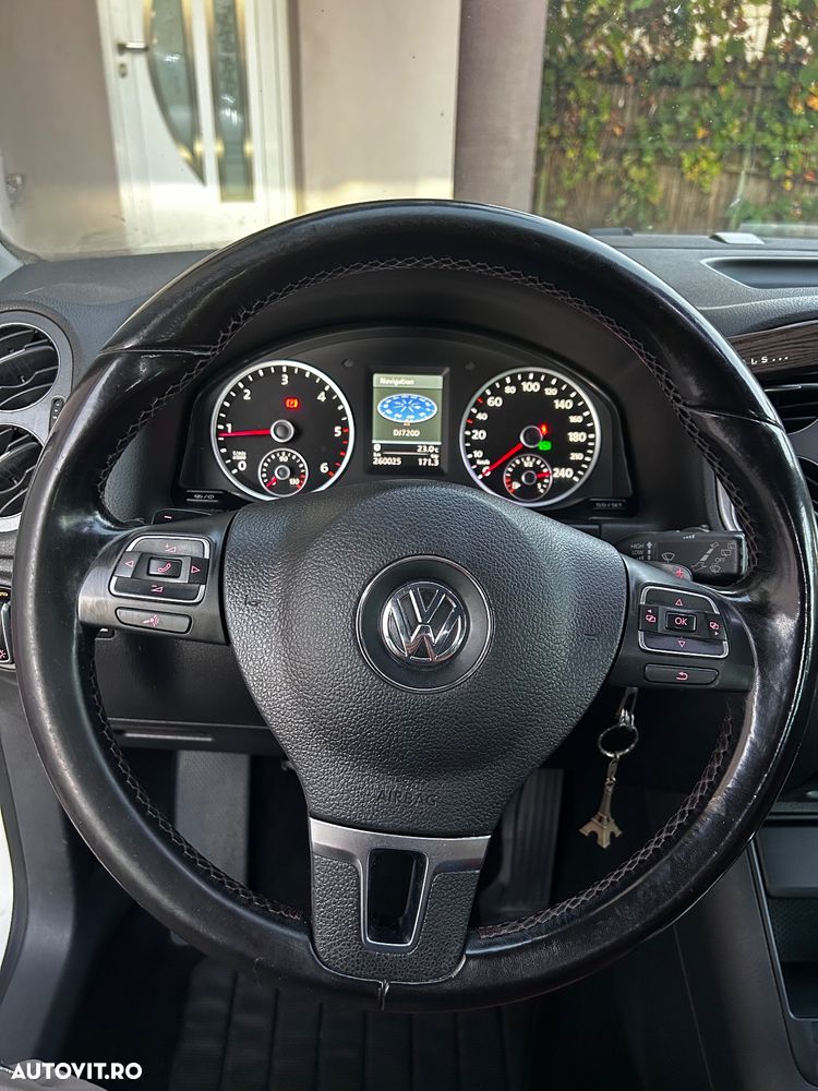 Volkswagen Tiguan 2.0 TDI 4Motion DSG Sport & Style - 11