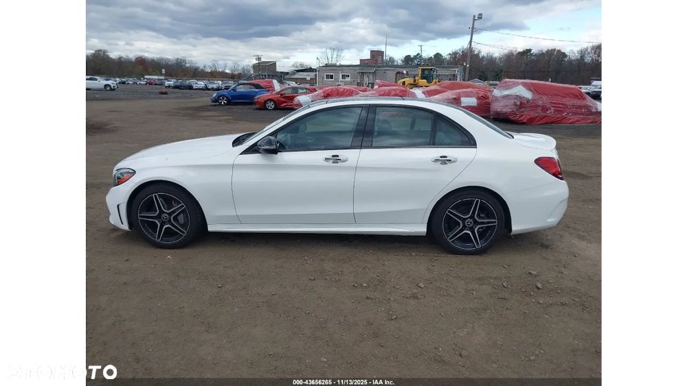 Mercedes-Benz Klasa C 300 4Matic 9G-TRONIC AMG Line - 5
