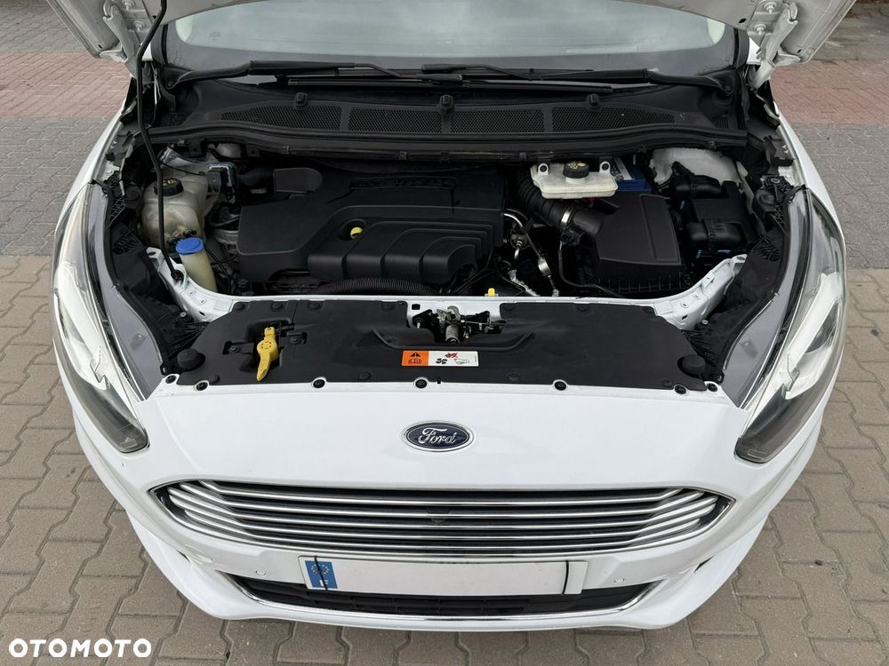Ford S-Max - 12