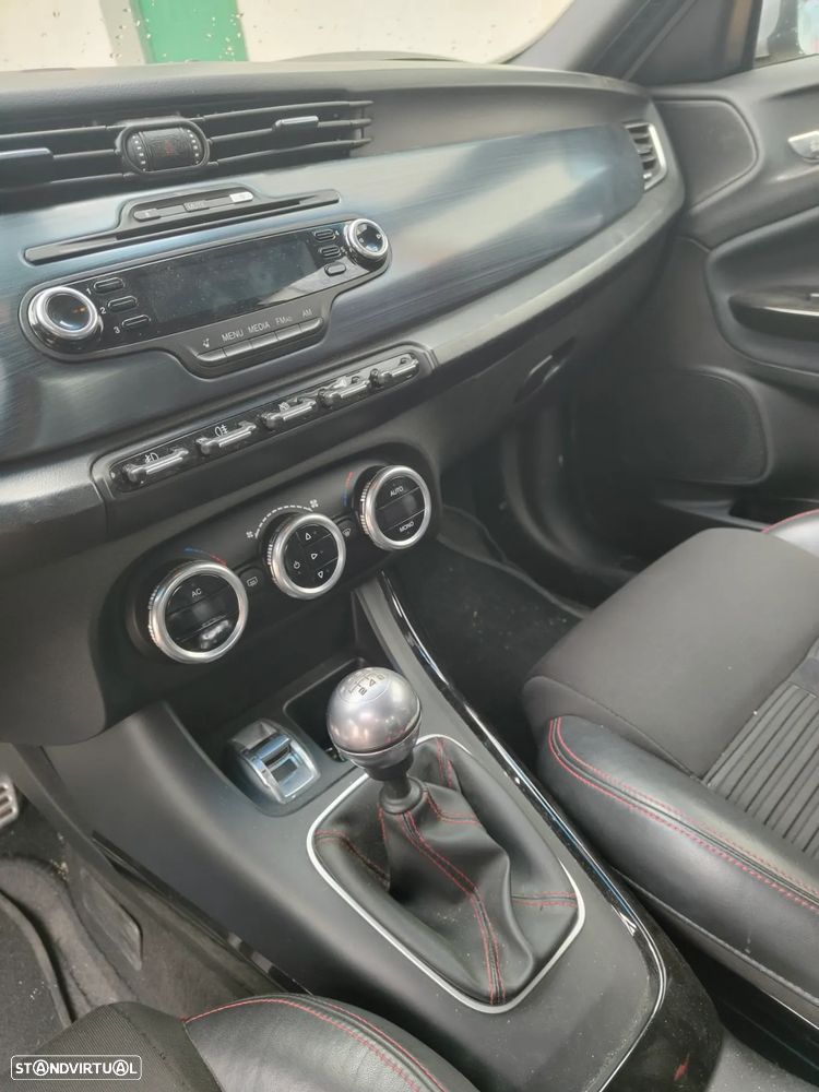 Alfa Romeo Giulietta 1.6 JTDm Progression - 8