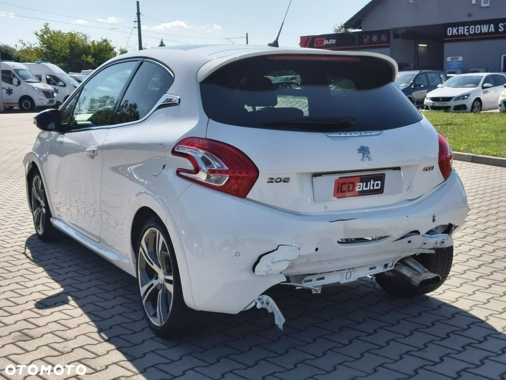 Peugeot 208 - 5