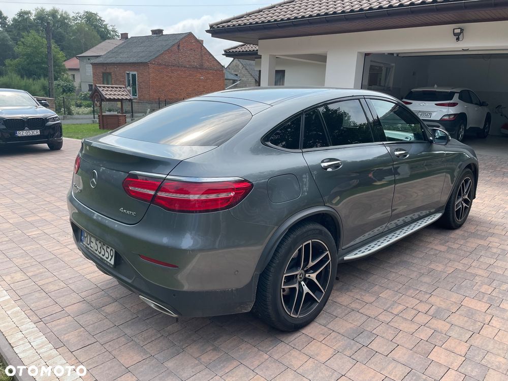 Mercedes-Benz GLC Coupe 250 4-Matic - 2