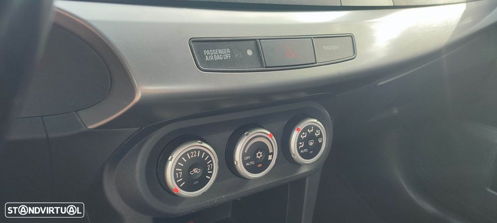 Mitsubishi Lancer 1.5 Inform - 14