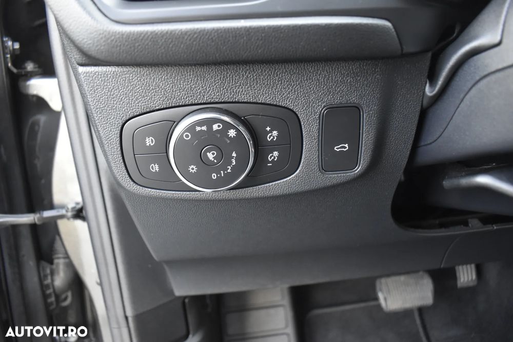 Ford Focus 1.5 EcoBlue 8AT Titanium - 35