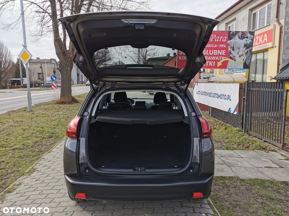 Peugeot 2008 1.2 Pure Tech Style EU6 - 24