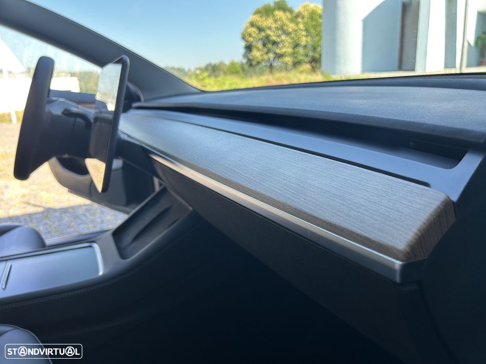 Tesla Model 3 Performance Dual Motor AWD - 24