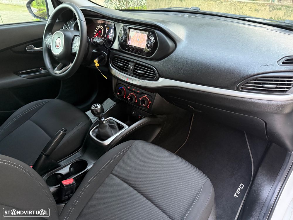 Fiat Tipo Station Wagon 1.6 M-Jet Lounge J17 - 17