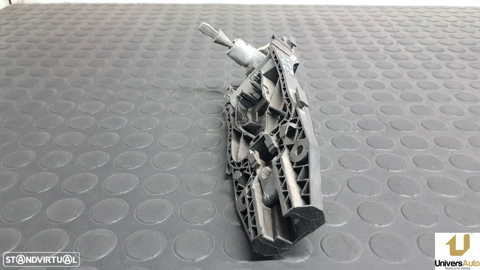 PUXADOR EXTERIOR FRENTE ESQUERDO VOLKSWAGEN POLO (6R1) ADVANCE - 6