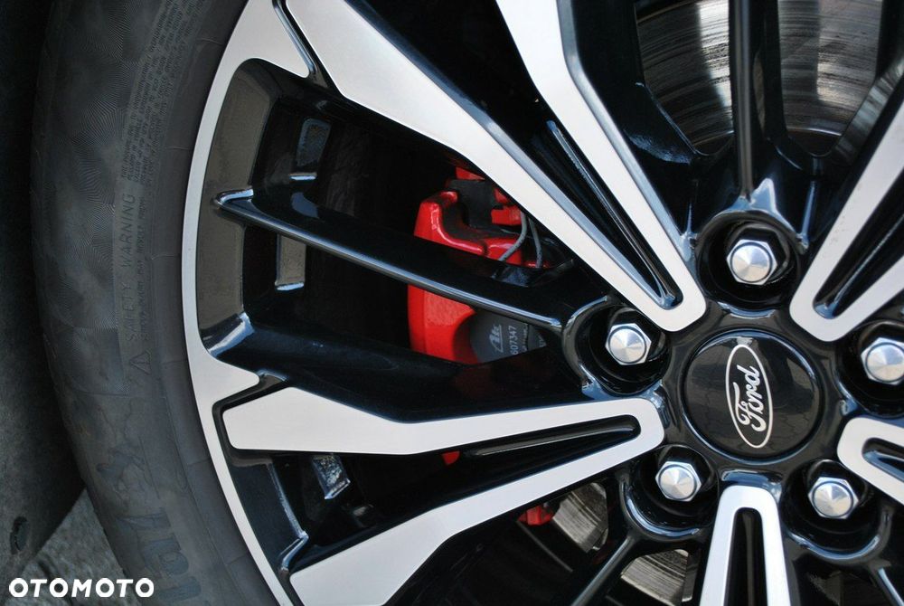 Ford Kuga - 37
