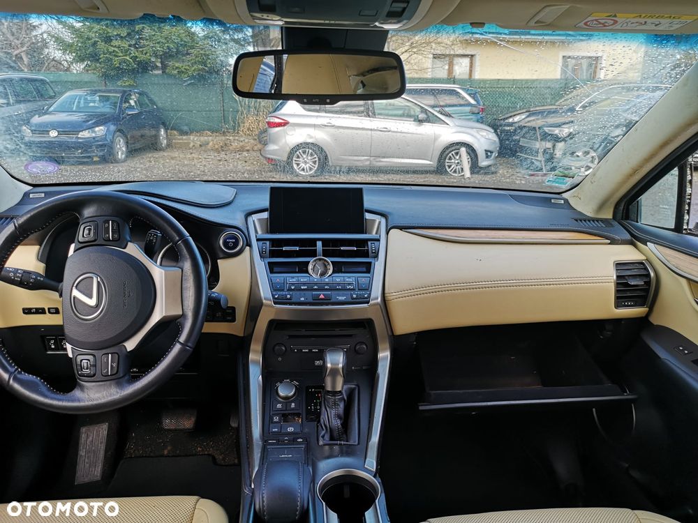 Lexus NX 300h E-FOUR Executive Line - 16