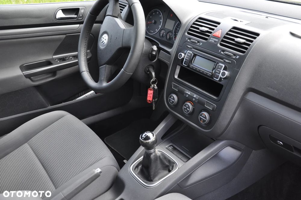 Volkswagen Golf 1.6 Comfortline - 8