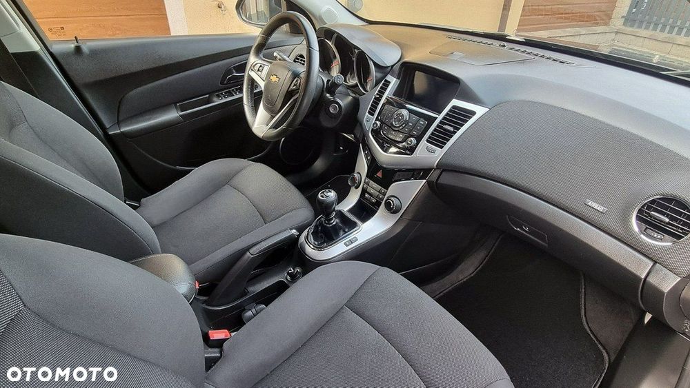 Chevrolet Cruze - 12