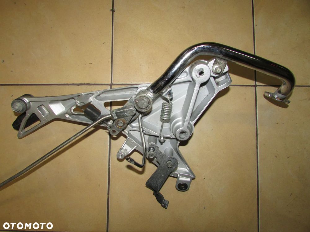 HONDA CB 125 GLR 15-18 podnóżek set prawy - 2