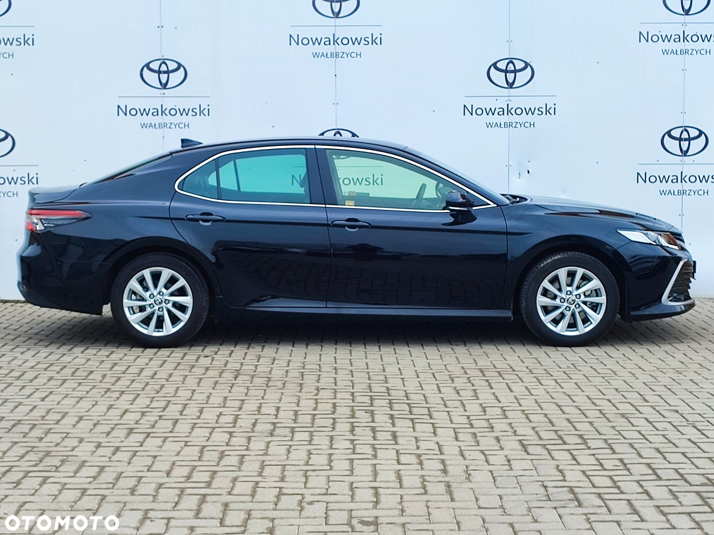 Toyota Camry - 6