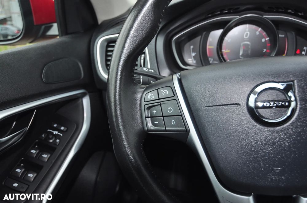 Volvo V40 T2 Geartronic Momentum - 19