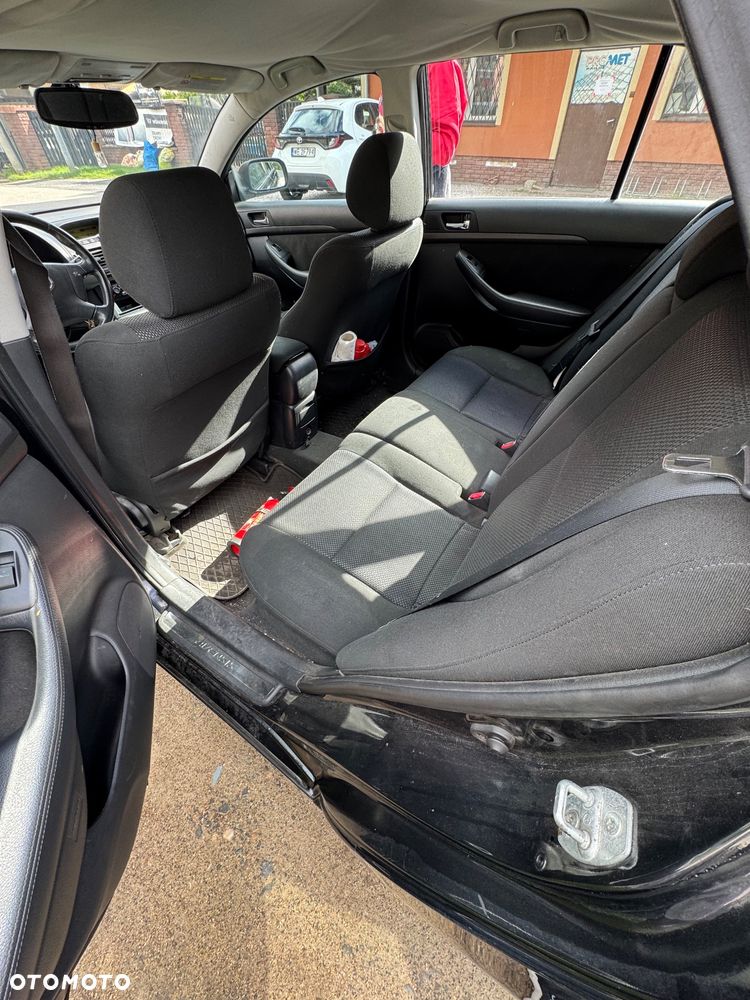 Toyota Avensis 2.0 D-4D - 10