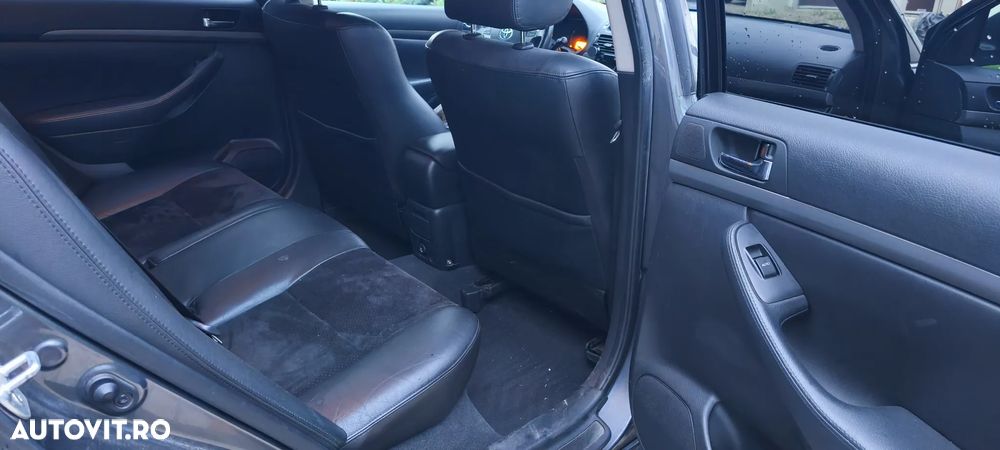 Toyota Avensis 2.2 D-CAT Executive - 8