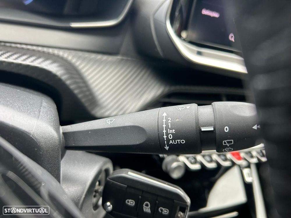Peugeot 2008 1.2 PureTech Allure Pack - 40