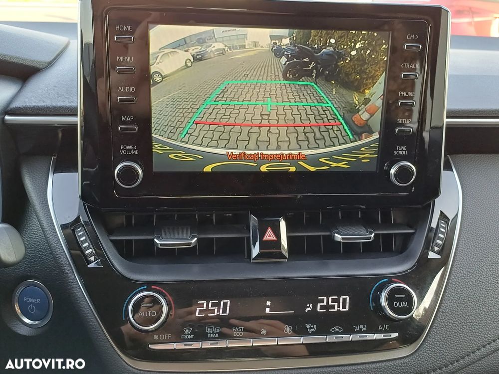 Toyota Corolla 1.8 HSD Business - 15